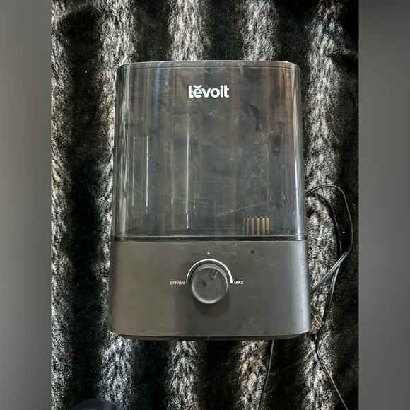 Levoit Humidifer - Picture 1 of 4